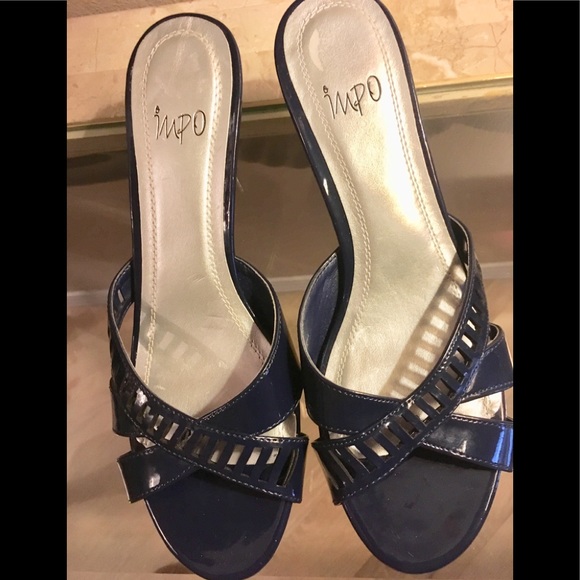 ladies navy low heel shoes
